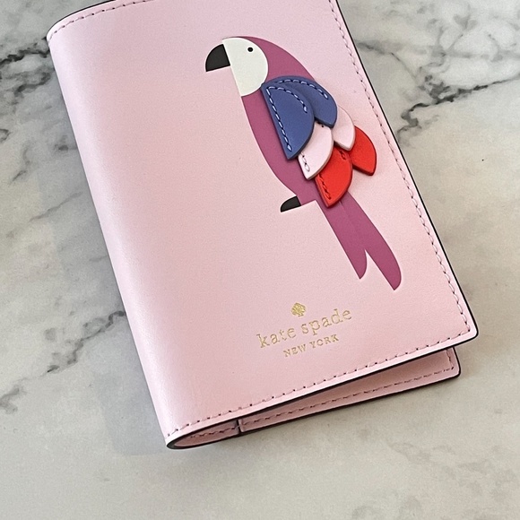 NWT🌸 Kate Spade parrot flock party passport holder wallet card case WLRU6241 - Picture 7 of 8